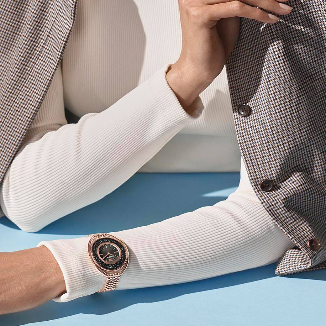 tim hieu thong tin chi tiet ve dong ho swarovski.2