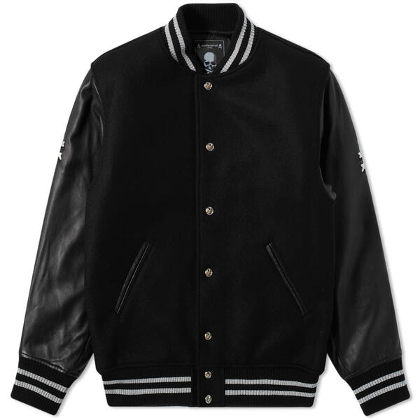 diem danh nhung mau ao bong chay ma ban nam nhat dinh phai co trong tu do.7