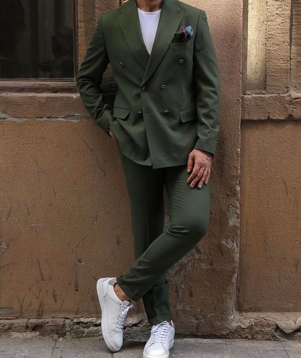 goi y cach phoi quan au voi ao thun nam.2