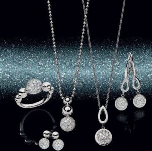 ly do ban khong nen chon trang suc ban san tai cua hang