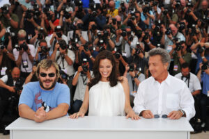 Angelina Jolie chon trang suc8