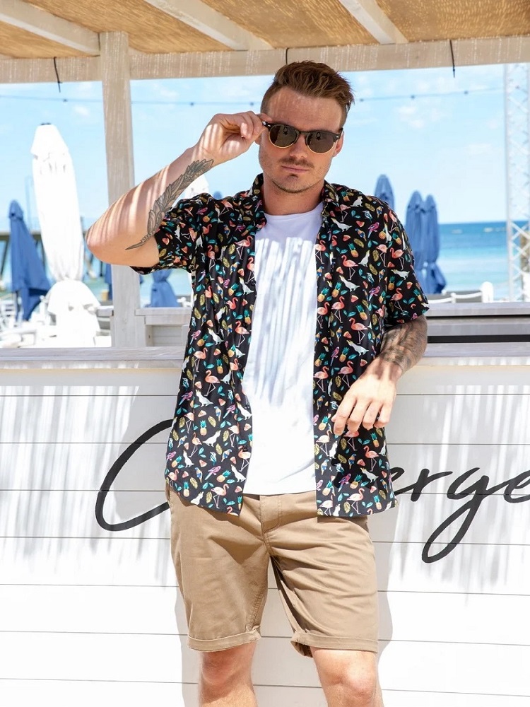 mach chang outfit di bien cuc hut mat cho chuyen du lich sap toi.6