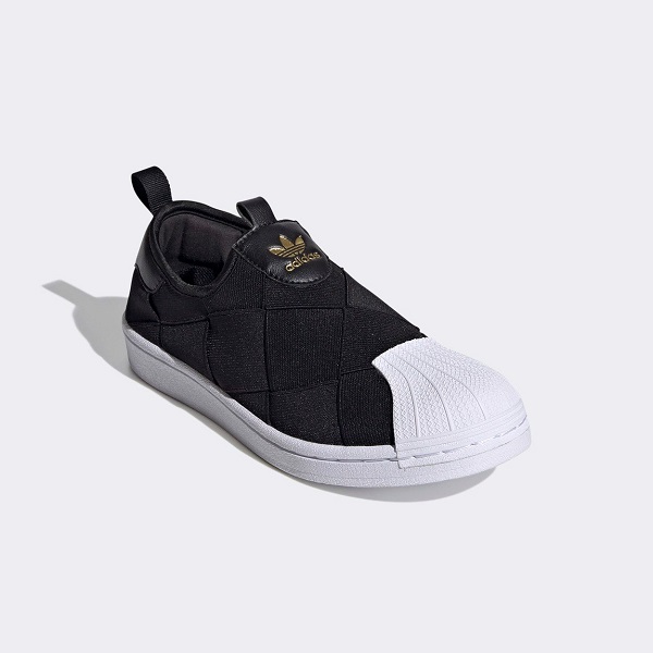 diem danh nhung doi giay adidas superstar dang so huu nhat.6