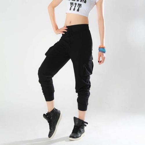 hoc cach phoi do voi quan jogger cho ban that phong cach.3