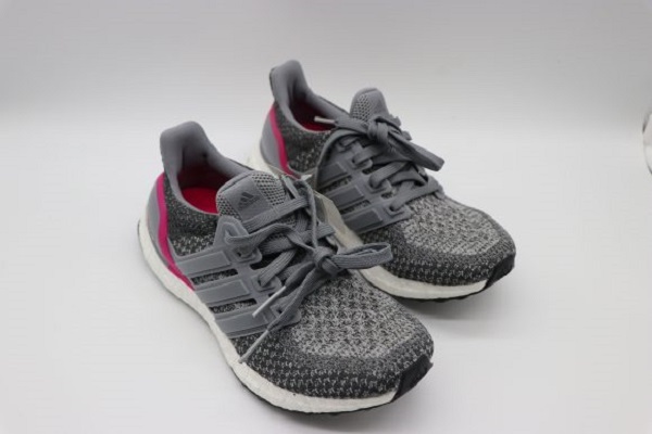 diem danh nhung cach buoc day giay ultra boost doc dao khong the bo qua.2