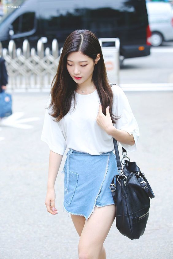 chan vay jeans ket hop voi ao gi de trong that tre trung nang dong.5