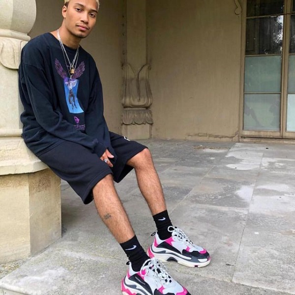 hoc cach phoi do nam nu voi giay the thao balenciaga.10