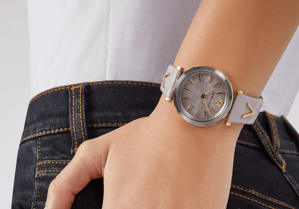 dong thoi gian cua thuong hieu dong ho versace phan 2 nam 2016 2019.8