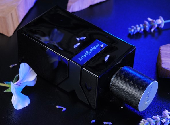 ysl dmi fram y le parfum alt view digital still life still life square 593x437px inter en rgb