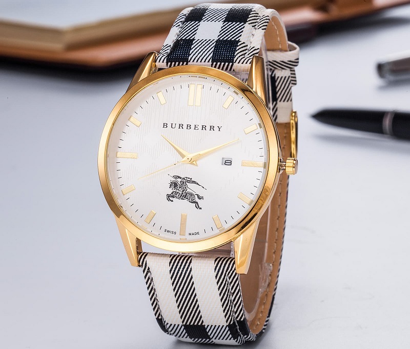 lich su thuong hieu dong ho burberry.3