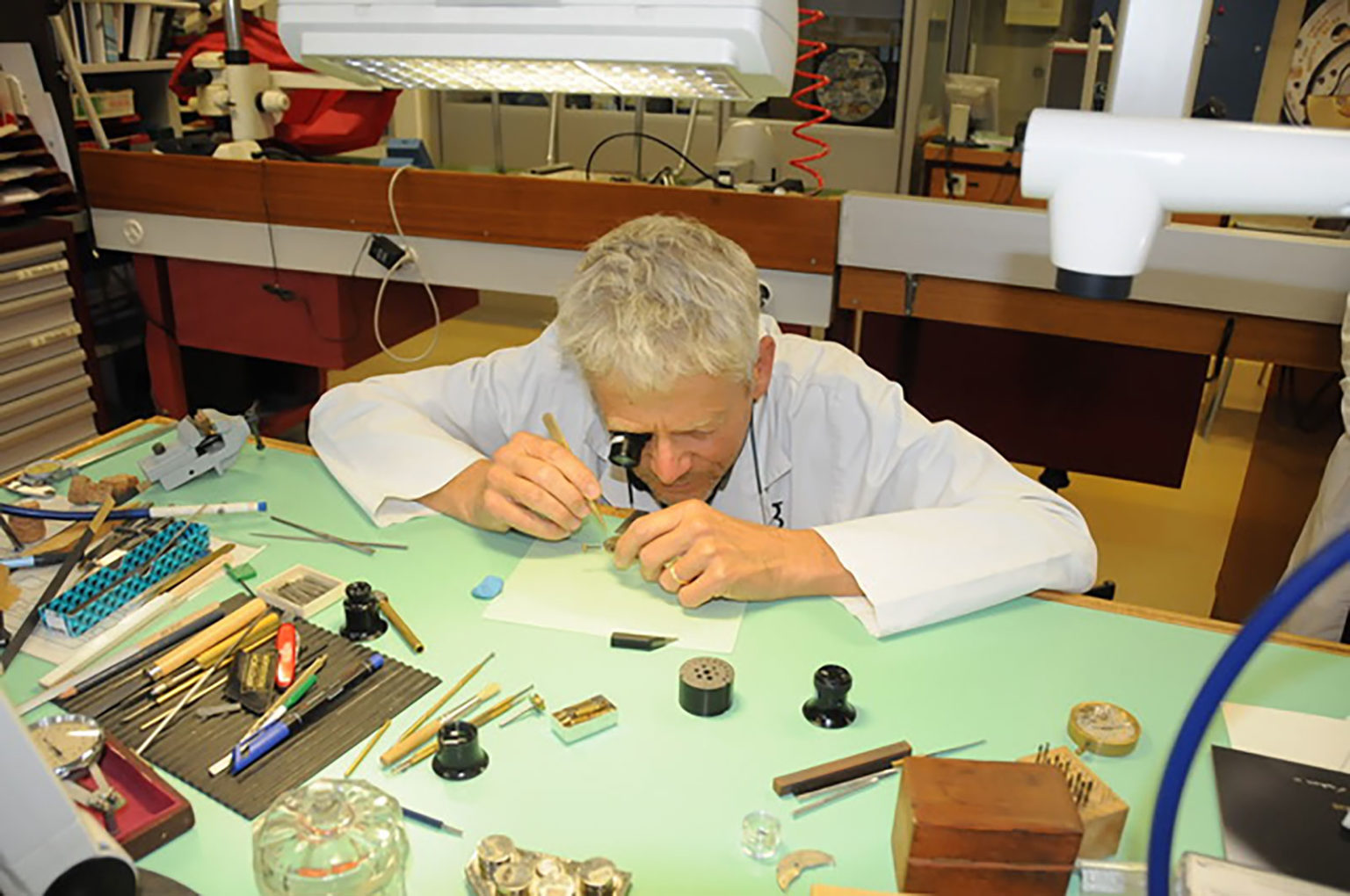 tien trien cua nghe thuat dieu chinh do chinh xac cua dong ho.4