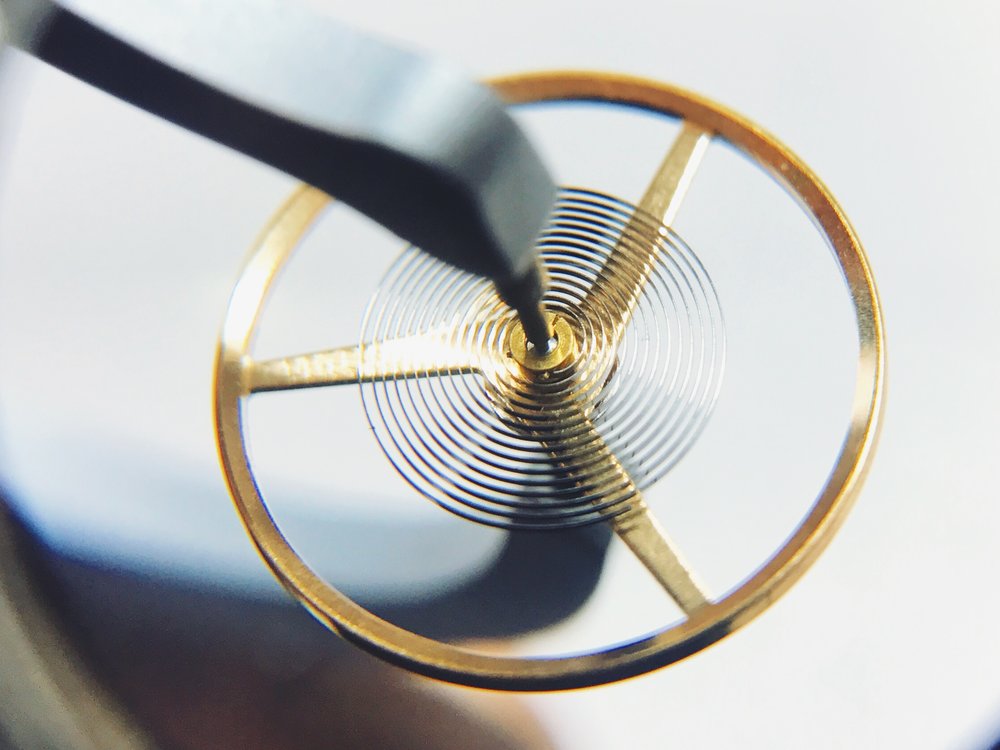 tien trien cua nghe thuat dieu chinh do chinh xac cua dong ho.1