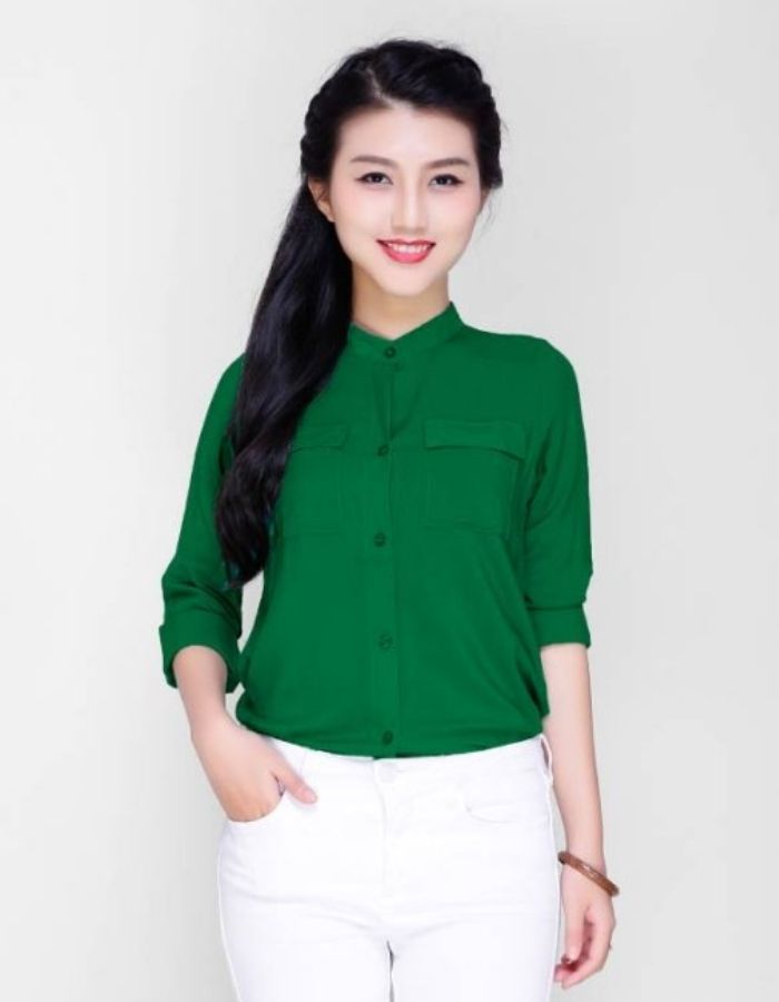 phoi do voi ao mau xanh la cho nang cuc trendy.2