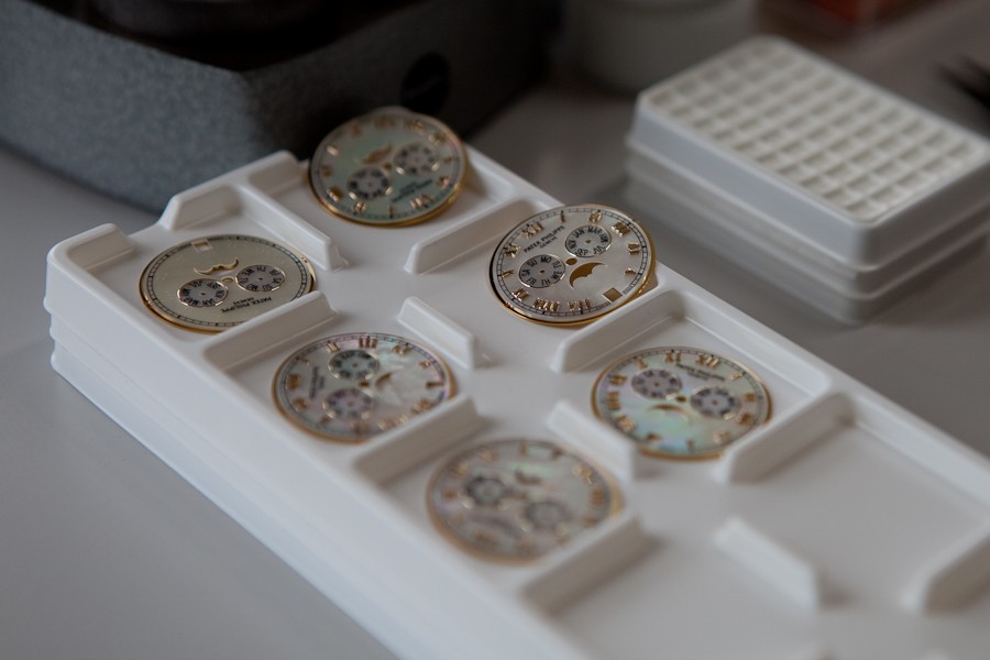 tim hieu ve mat so xa cu tren dong ho cao cap.3