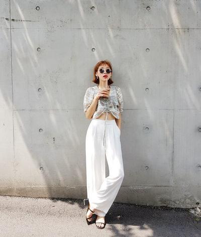 cach phoi do voi quan culottes trang chuan fashionista.5
