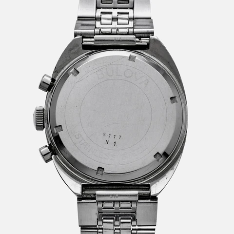 lam the nao de xac dinh duoc nam san xuat cua dong ho bulova.3