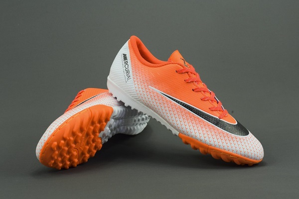 lam the nao de phan biet duoc giay bong da nike chinh hang.5