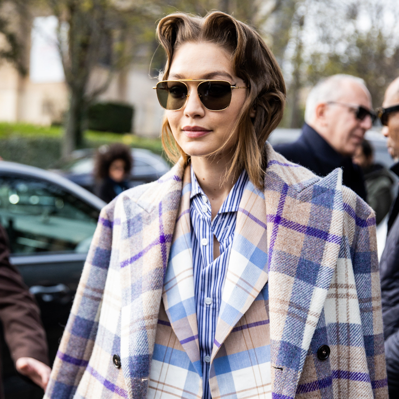 hoc cach phoi trang phuc hoa tiet thu hut anh nhin.6