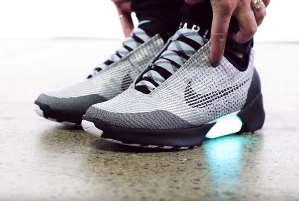 tim hieu ve doi giay tu buoc cao cap cua nike ma tin do me giay khong the bo qua.5