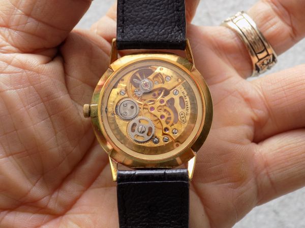 tim hieu ve cac loai dong ho vang tren thi truong.5