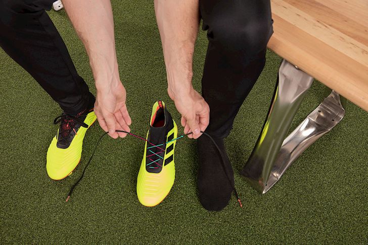 cach giai quyet giay bong da bi chat khong gay kho chiu.4