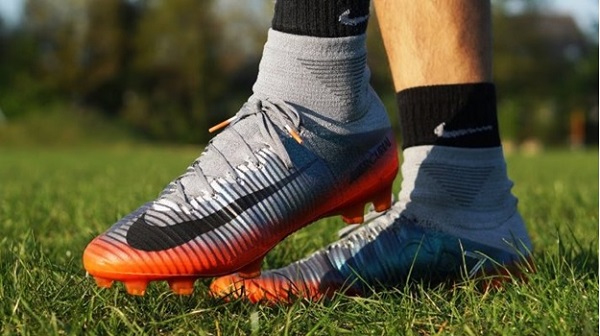 cach giai quyet giay bong da bi chat khong gay kho chiu.1