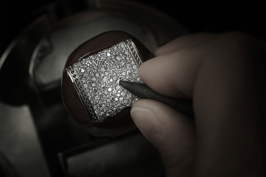 cac kieu dinh da kim cuong tren dong ho cao cap thuy si.4