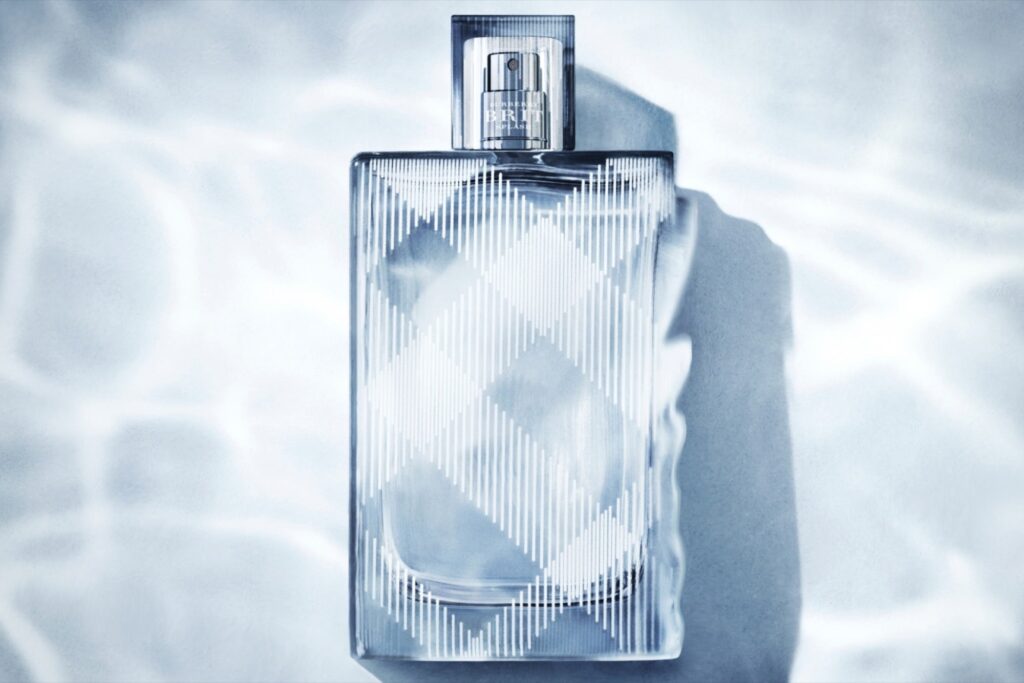 20150611063301 BurberryBritSplash