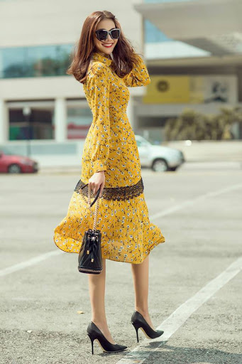 goi y cach chon mau trang phuc phu hop voi chiec tui
