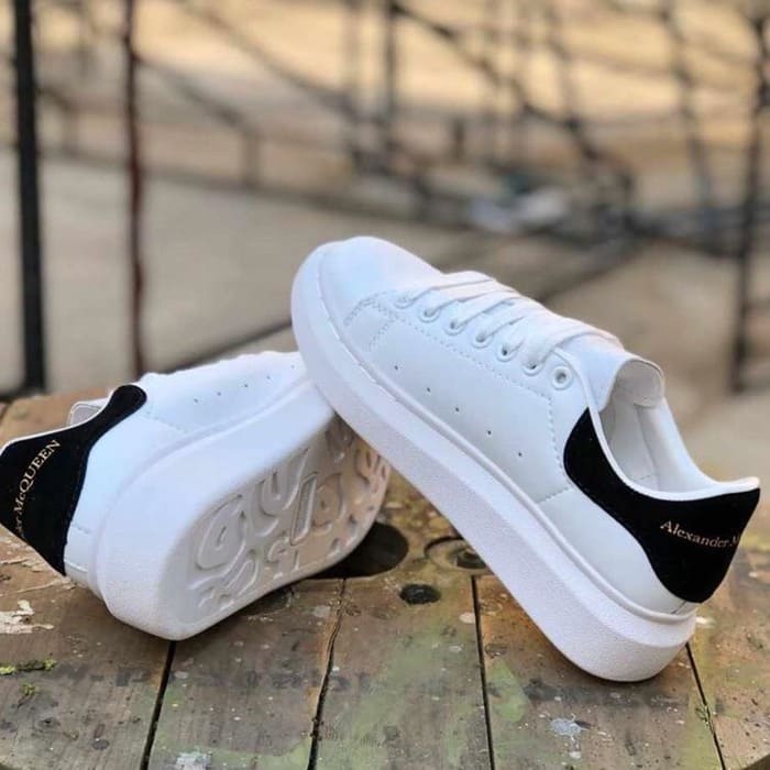 top nhung doi giay alexander mcqueen unisex ma ban khong nen bo lo.1