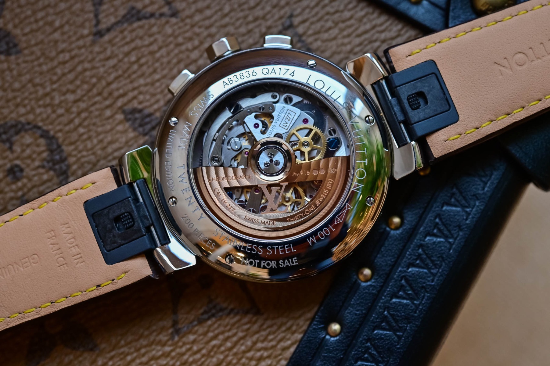 kham pha chiec dong ho tambour twenty chronograph dac biet cua louis vuitton.5