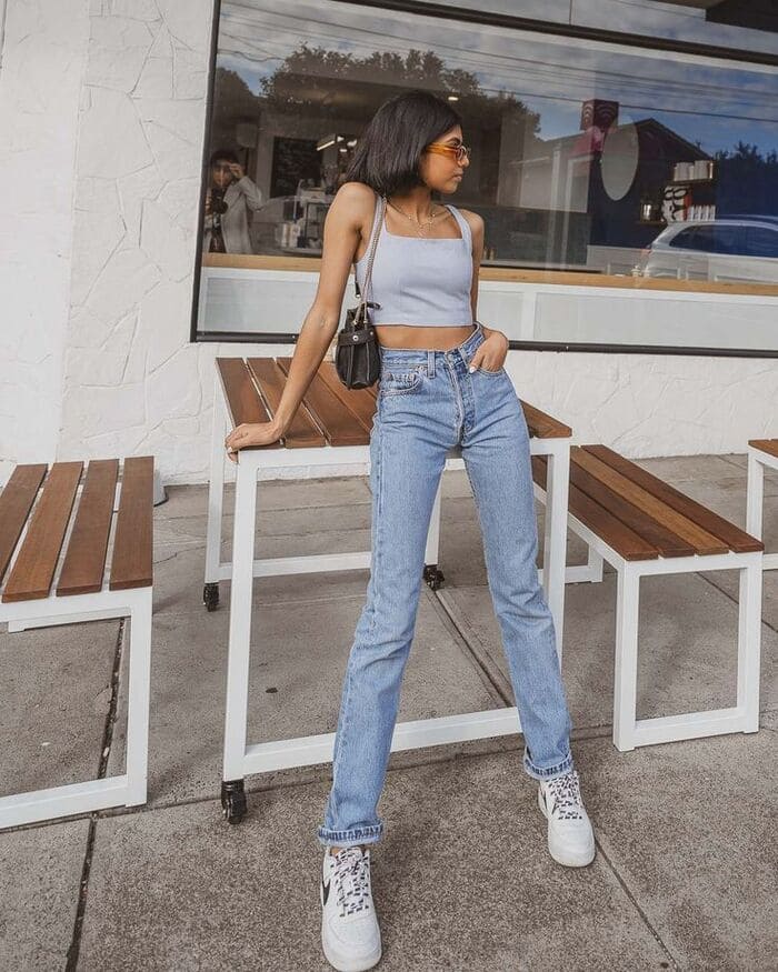 diem danh nhung cach phoi quan jeans voi giay the thao duoc ua chuong nhat hien nay.5