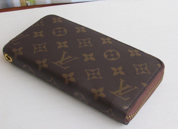 diem danh nhung chiec vi cam tay dinh dam cua louis vuitton.2