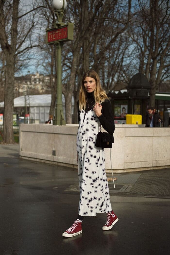 vay maxi ket hop voi giay gi de nang trong that phong cach.8