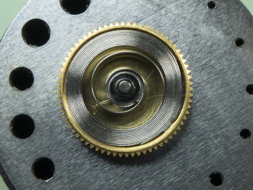 nhung nguyen nhan khien cho chiec dong ho co cua ban ngung hoat dong.6