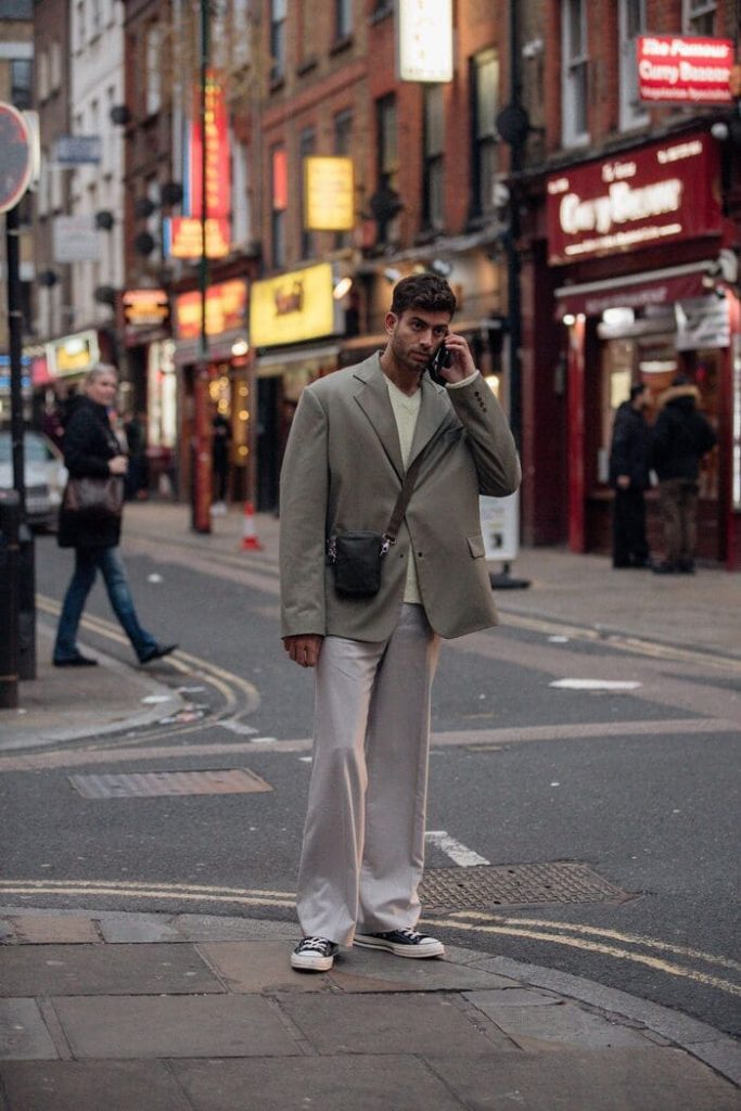 nhung cach phoi do voi quan ong rong nam phong cach.4