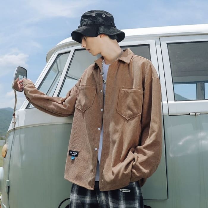 diem danh cac kieu phoi do voi ao so mi khoac ngoai nam.3