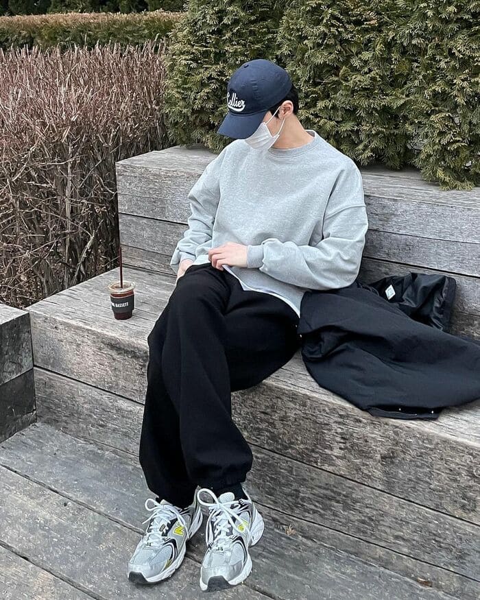 hoc cach phoi do voi ao sweater nam day nang dong va thu hut.3