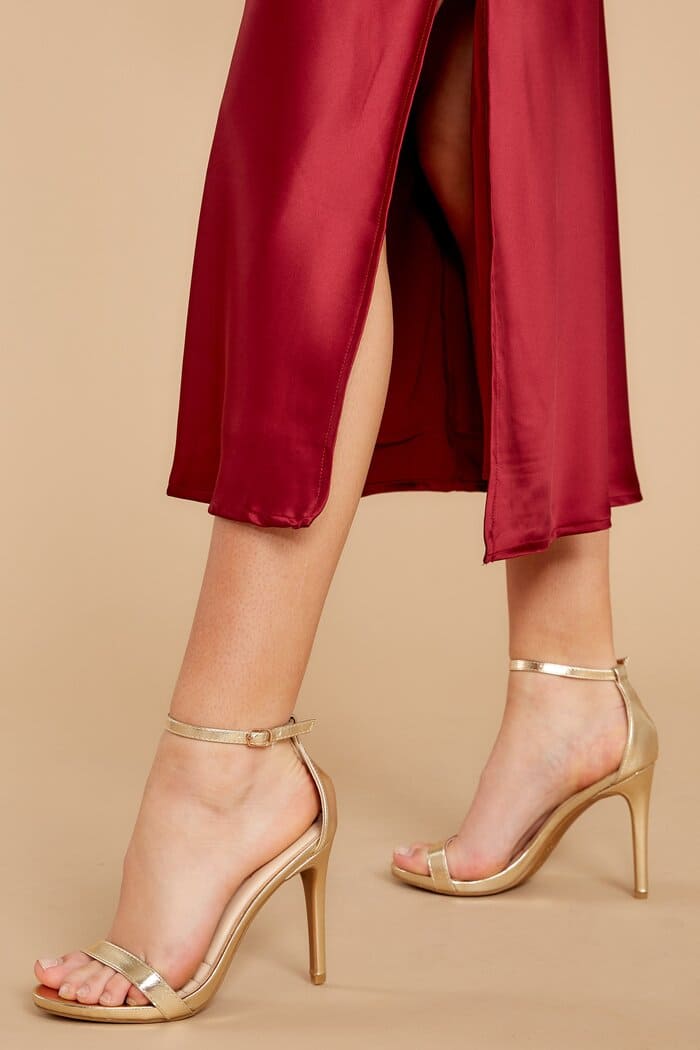 nen ket hop vay do voi giay mau gi cho chuan quy co.6