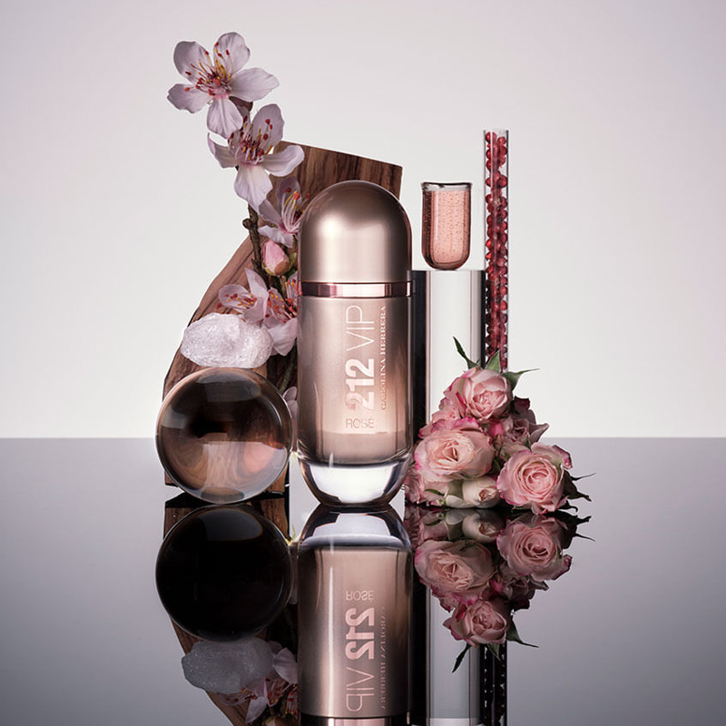 Perfume 212 VIP Rose Carolina Herrera 06