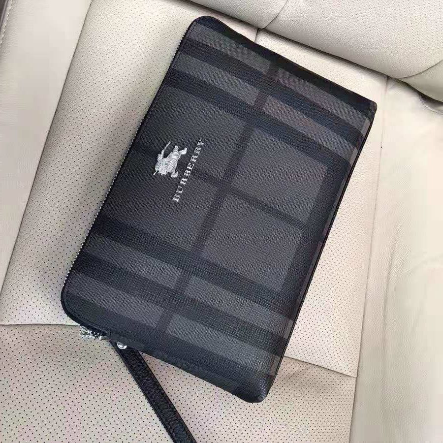clutch da cam tay nam burberry duoc ua chuong hien nay.6
