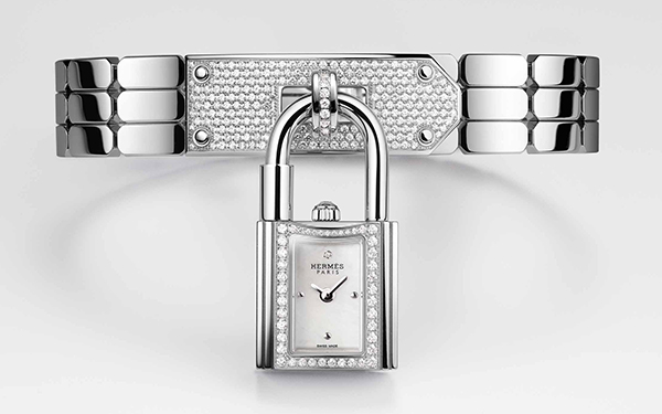 xu huong dong ho 2023 cua cac thuong hieu thoi trang xa