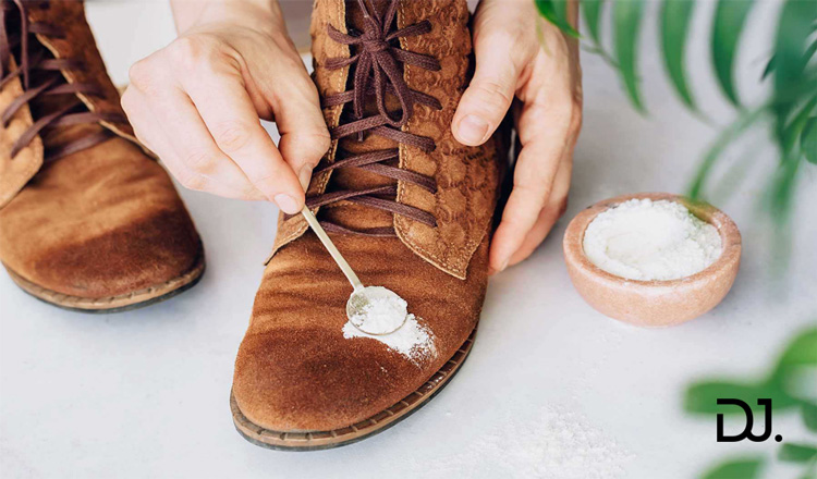 cach ve sinh giay da lon voi dung cu don gian.7