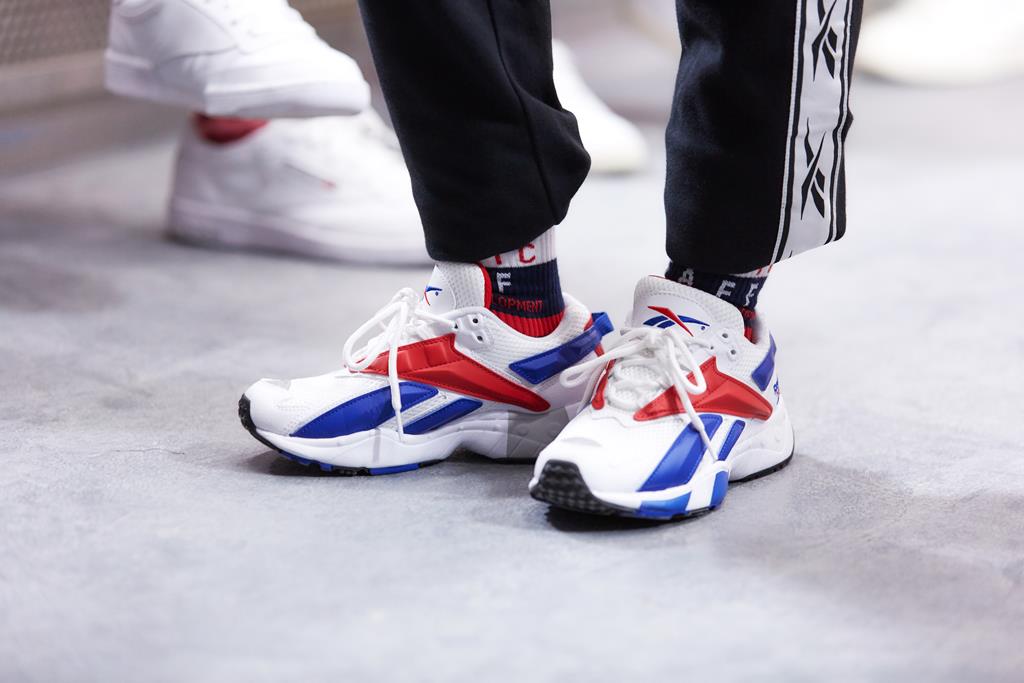 cach chon giay reebok cho ban me giay the thao.3