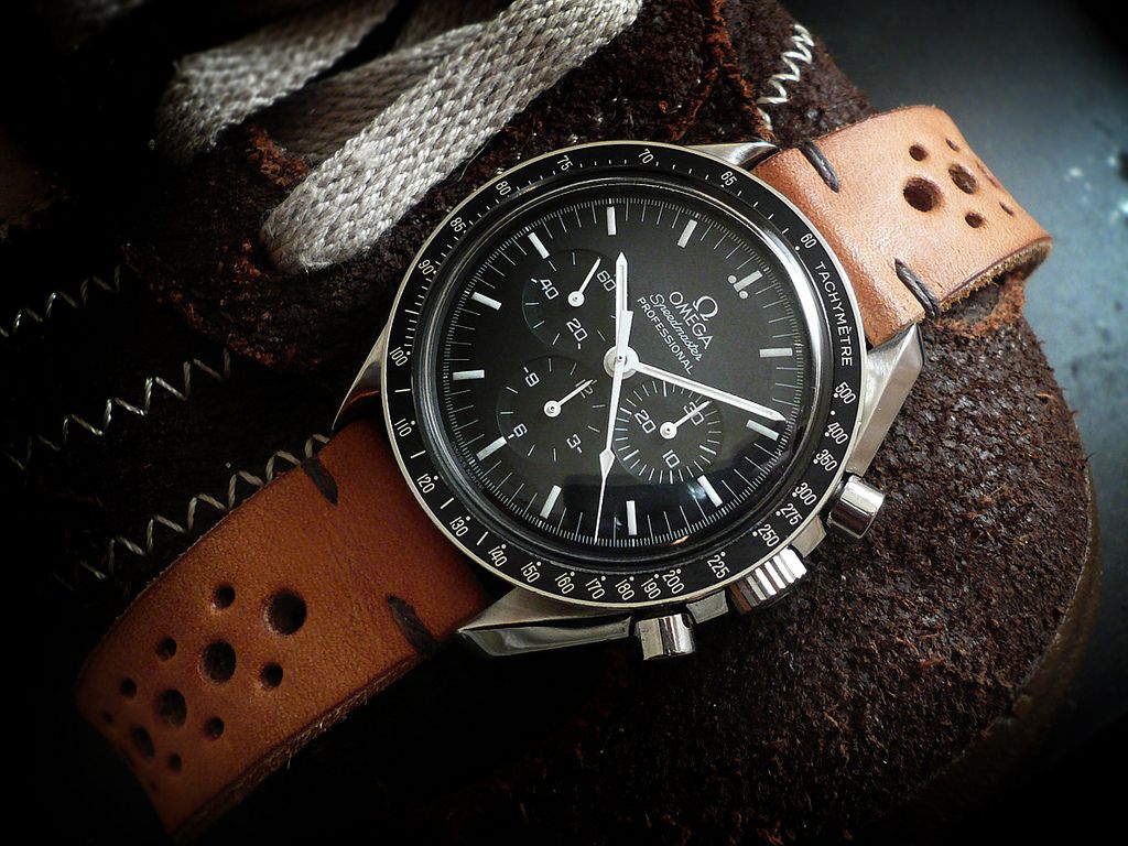 thiet ke lam nen bieu tuong cua dong ho cao cap phan 1.5