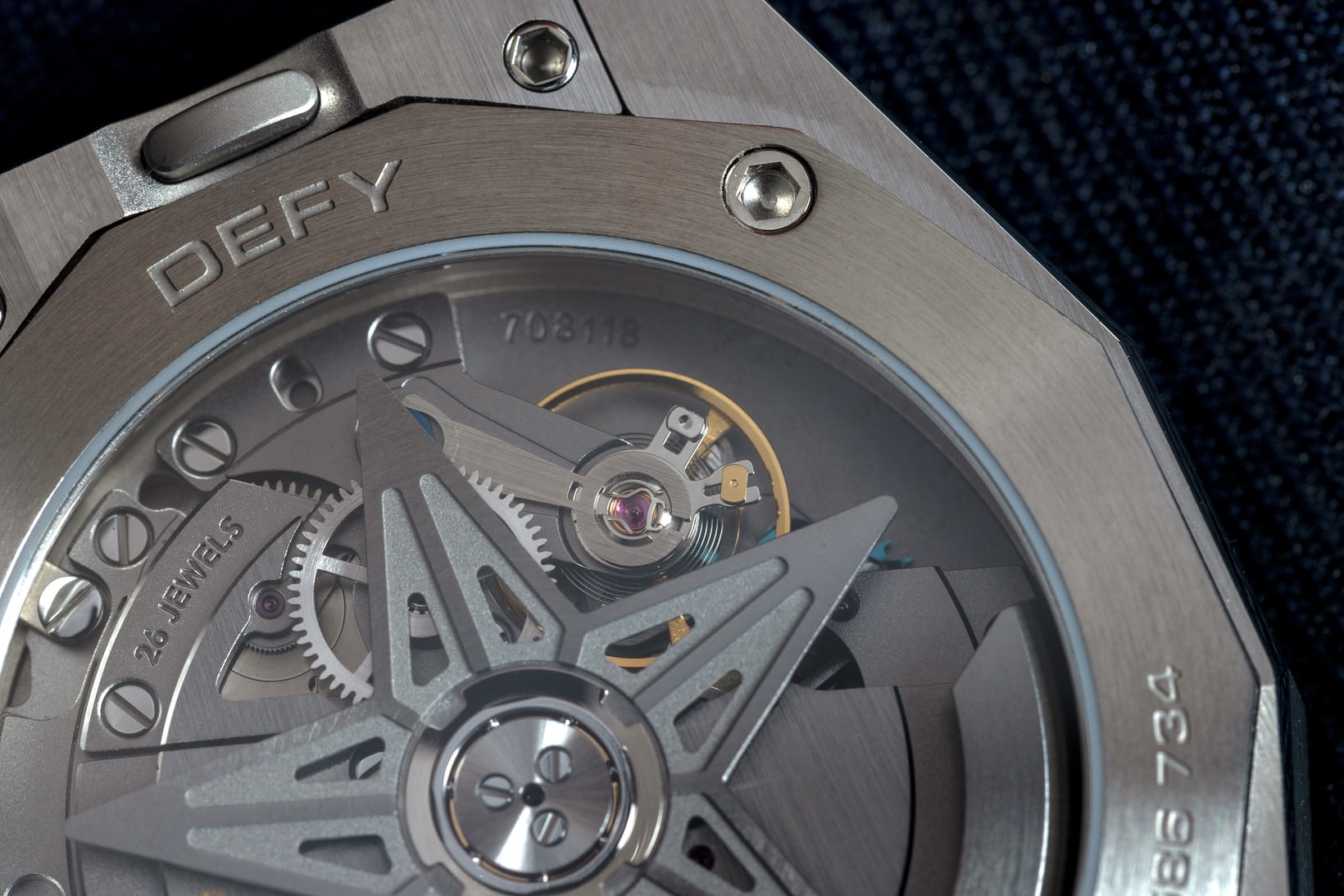 bst dong ho zenith defy skyline thiet ke the thao pha cach.6