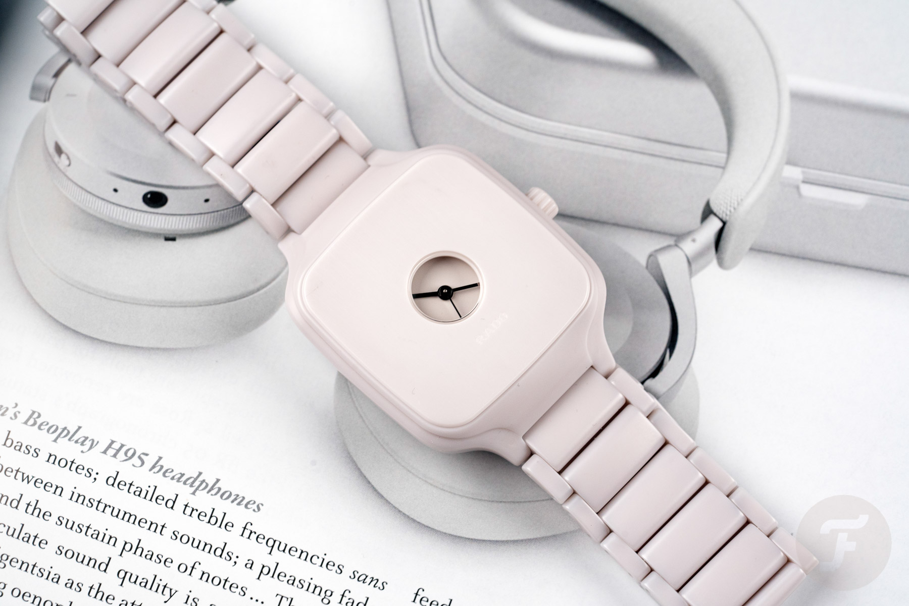 diem danh nhung mau dong ho rado true square duoc san lung nhieu nhat.11