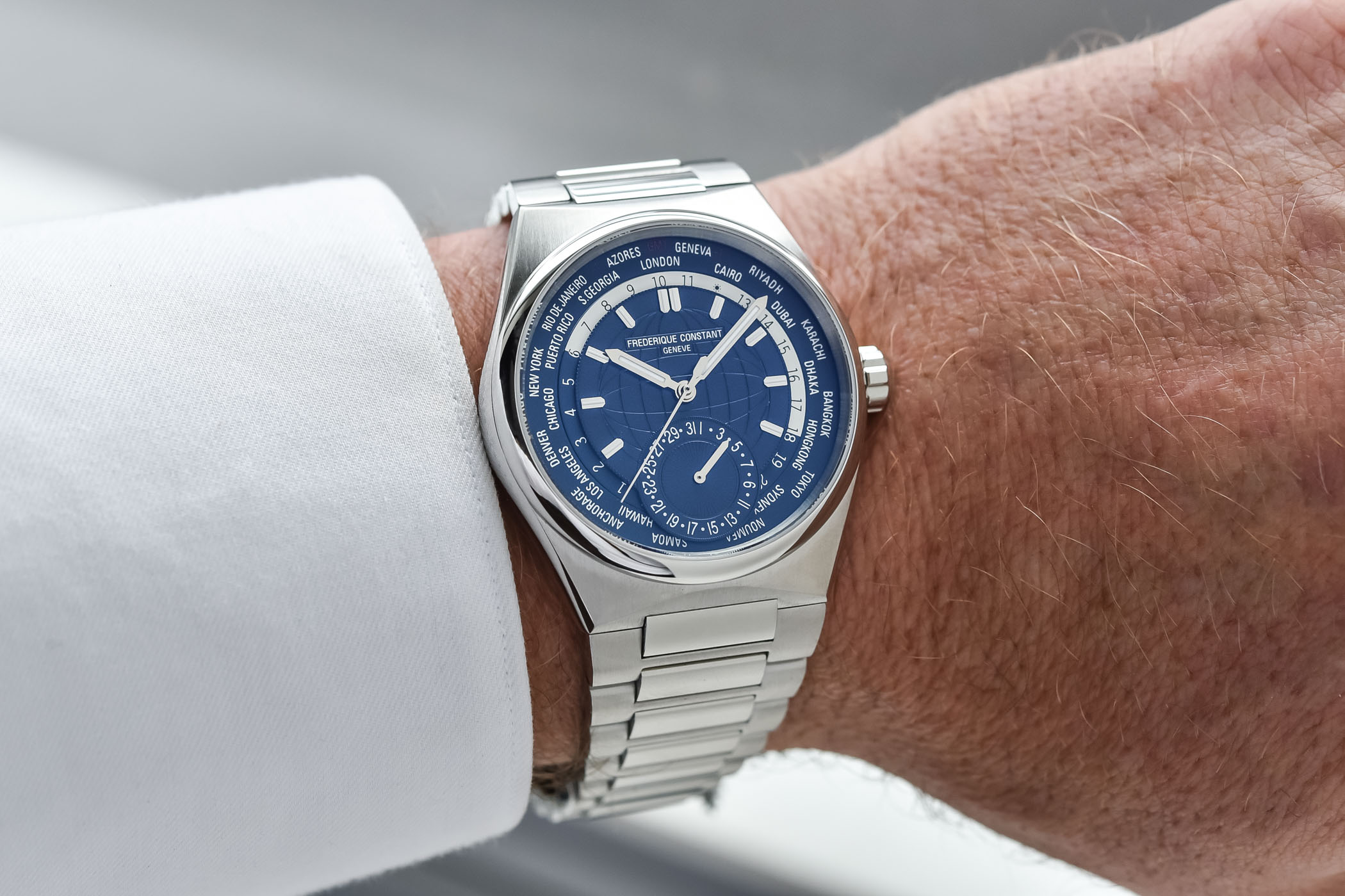 bst dong ho an tuong cua frederique constant trong nam 2021.3