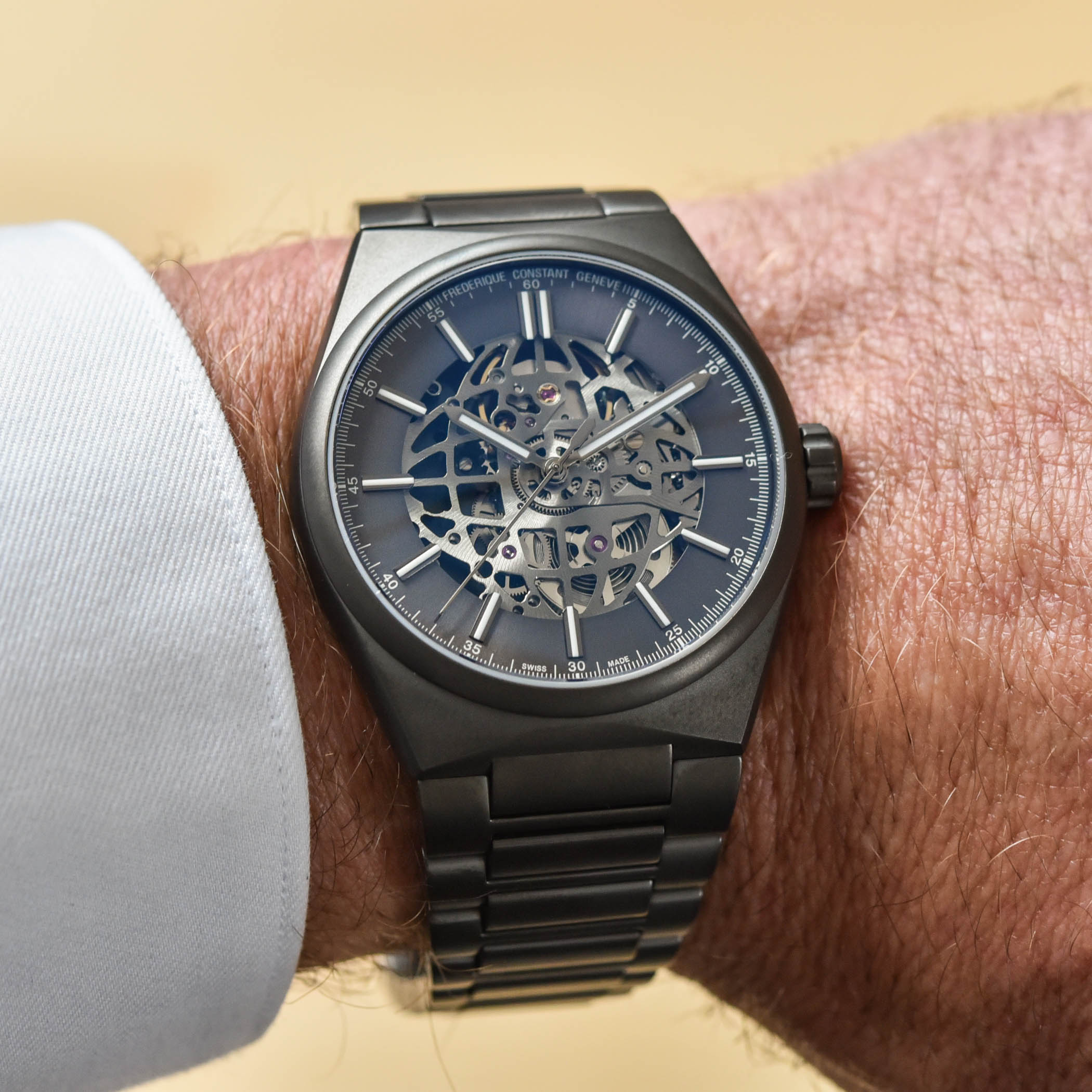 bst dong ho an tuong cua frederique constant trong nam 2021.2