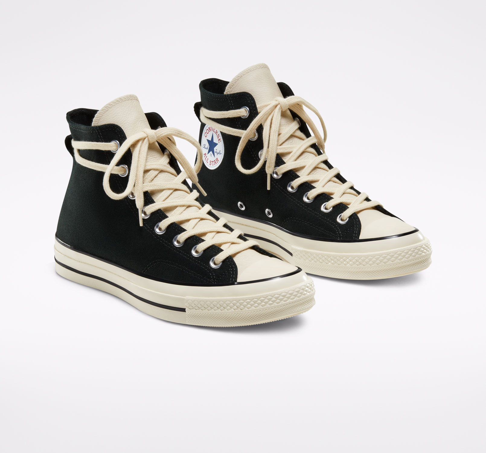 diem danh nhung doi giay black dang chu y cua converse.4